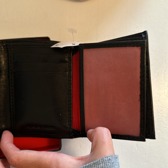 Guess genuine leather wallet - Picture 3 of 3